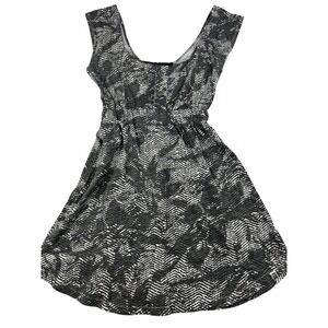 VTG Roxy Women's Sleeveless Dress Black White Chevron Zigzag Print Casual Size S